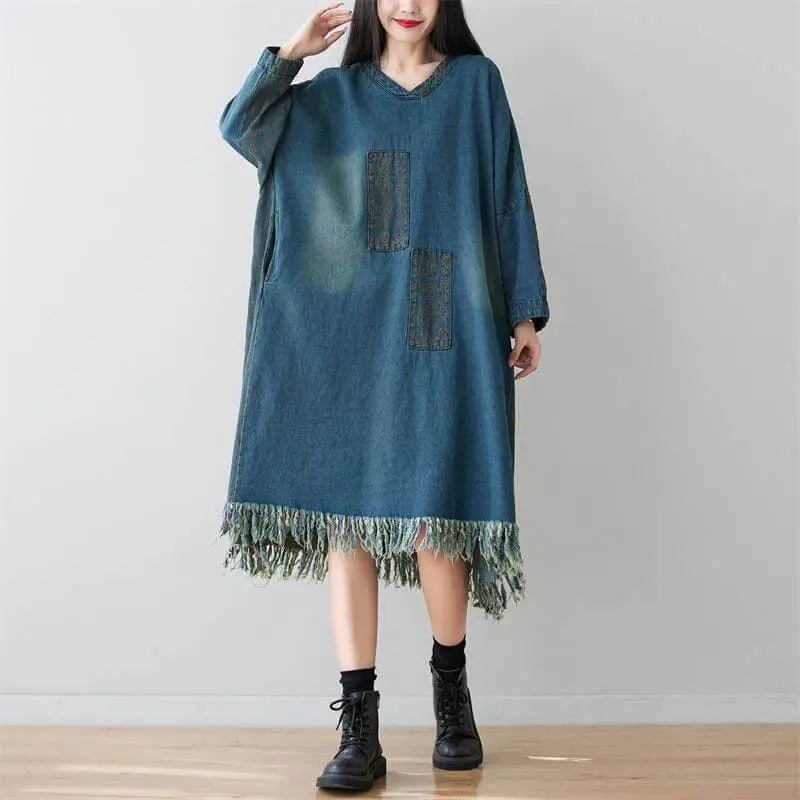 Denim V-Neck Dress with Fringe Detail
 
 Step up your fashion game with our Autumn Cotton Denim V-neck dress featuring a chic fringe detail. Whether you're heading out for a casual day with friends or aWomen's dressThebesttailorThebesttailor-neck dress Large Size Casual Printed Long FringeThebesttailor-neck dress Large Size Casual Printed Long Fringe