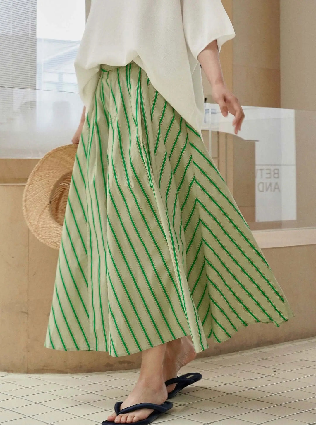 Green Striped Cotton A-line Maxi Skirt for Women's Summer
 
 This women's summer green striped maxi cotton a-line skirt is a must-have for your wardrobe. Made of comfortable cotton, this skirt is both stylish and versatileWomen's SkirtsThebesttailorThebesttailorsummer green striped maxi cottonThebesttailorsummer green striped maxi cotton
