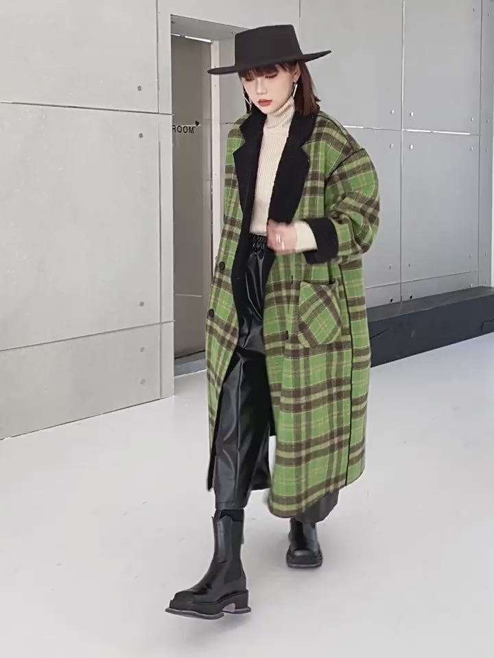 Stylish Plaid Women's Wool Coat for Winter Months