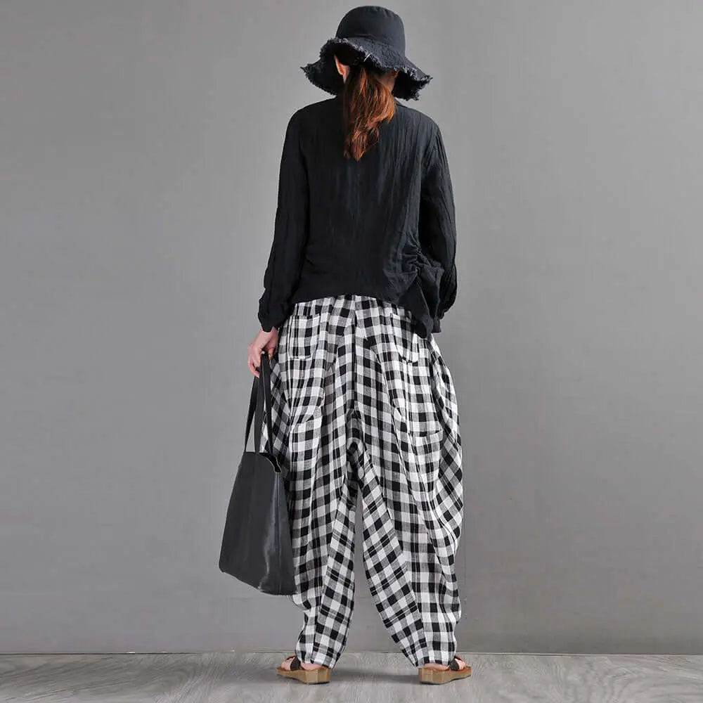 Bohemian Black and White Checkered Linen Harem Trousers for Ladies Thi
 
 Upgrade your summer wardrobe with our Bohemian Black and White Checkered Linen Harem Trousers for Ladies. These Women's Linen Bloomers Pants are the perfect blenWomen's pantsThebesttailorThebesttailorWhite Plaid Bohemian Long Harem PantsThebesttailorWhite Plaid Bohemian Long Harem Pants